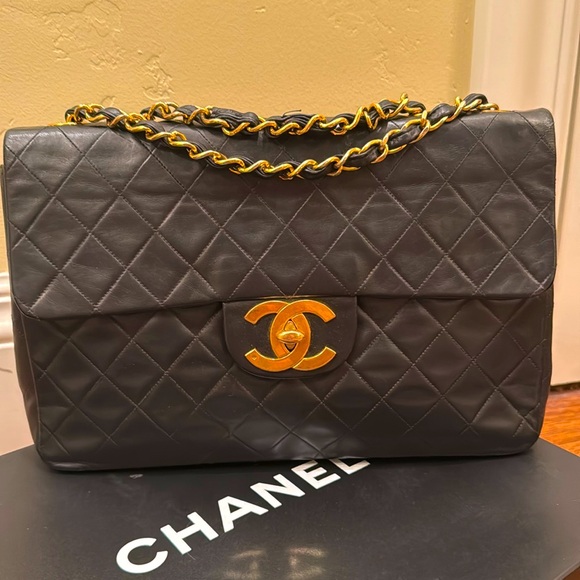 VINTAGE CHANEL QUILTED LAMBSKIN JUMBO 24K plated hardware - Picture 1 of 9